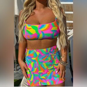 Mary mini shirt neon tropics scrunch mini skirt size L NWT